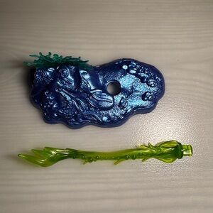 Monster High skullector creature stand